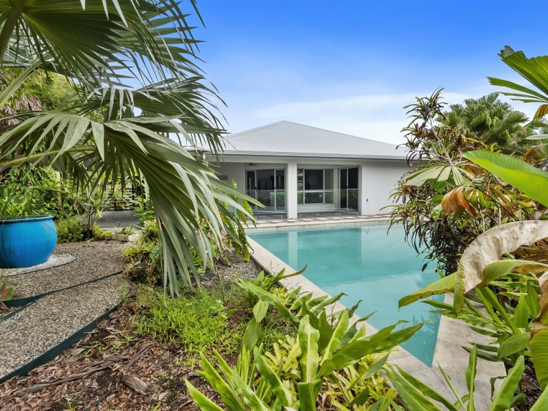 12 Kaban Grove, Trinity Park QLD 4879