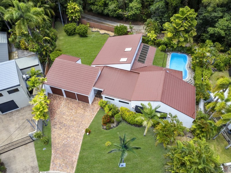 6 Lena Close, Clifton Beach QLD 4879