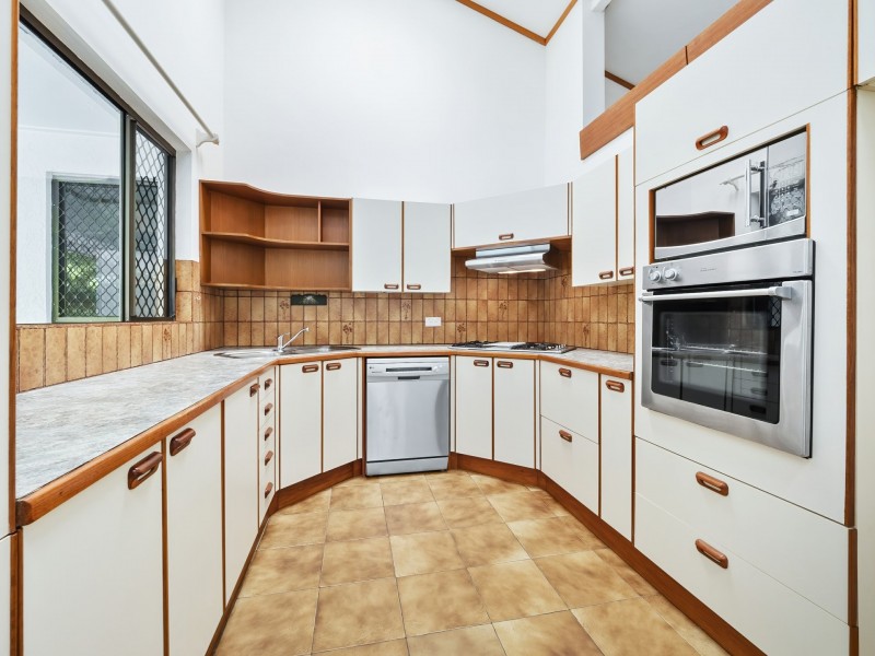 6 Lena Close, Clifton Beach QLD 4879