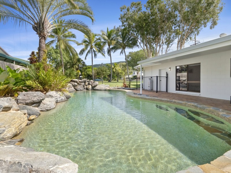 17 St Crispin Street, Clifton Beach QLD 4879