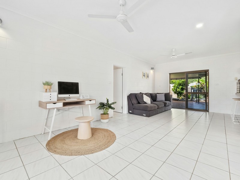 17 St Crispin Street, Clifton Beach QLD 4879