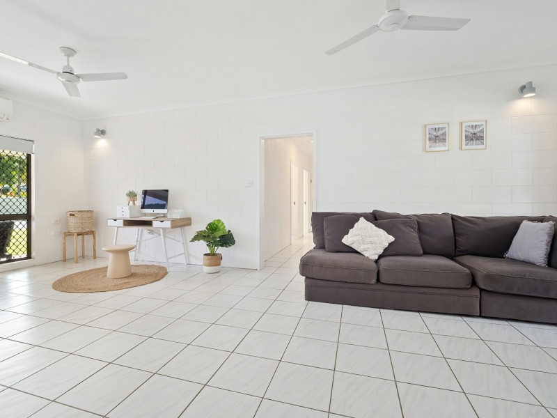 17 St Crispin Street, Clifton Beach QLD 4879