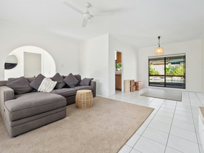 17 St Crispin Street, Clifton Beach QLD 4879