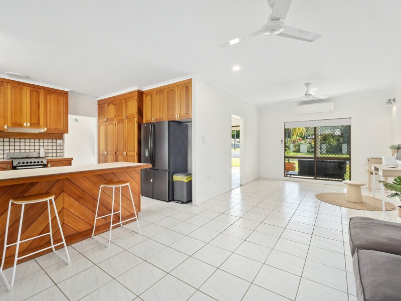 17 St Crispin Street, Clifton Beach QLD 4879
