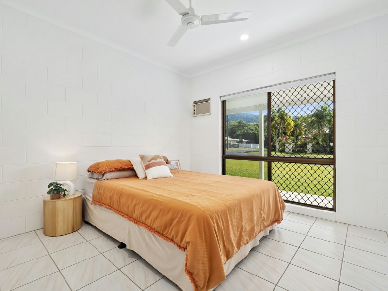 17 St Crispin Street, Clifton Beach QLD 4879