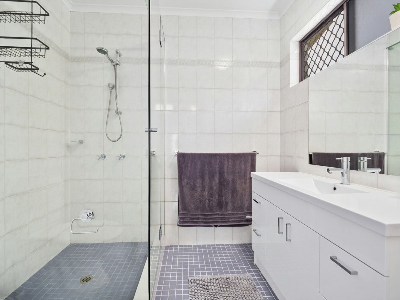 17 St Crispin Street, Clifton Beach QLD 4879