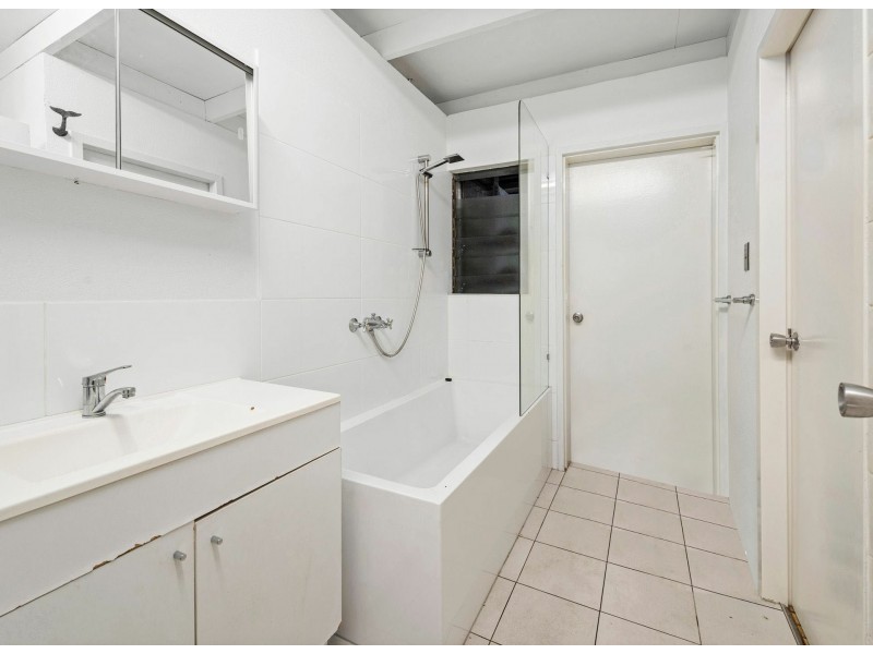 1/25 Bouganvillea Street, Holloways Beach QLD 4878