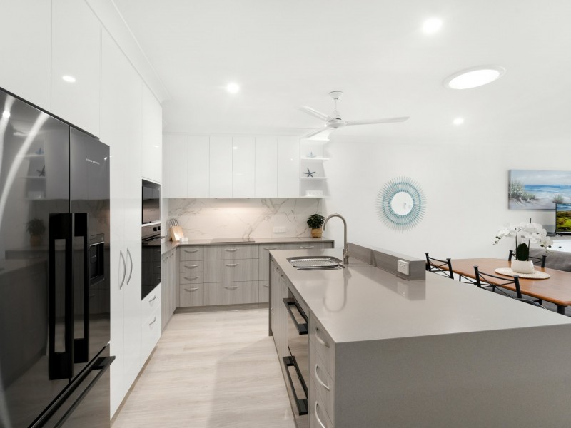 7/24 Warren Street, Palm Cove QLD 4879