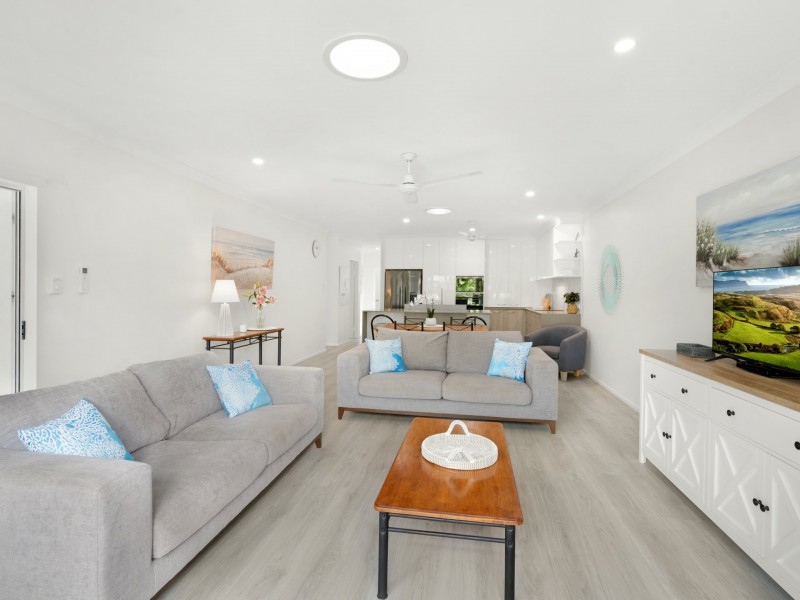 7/24 Warren Street, Palm Cove QLD 4879