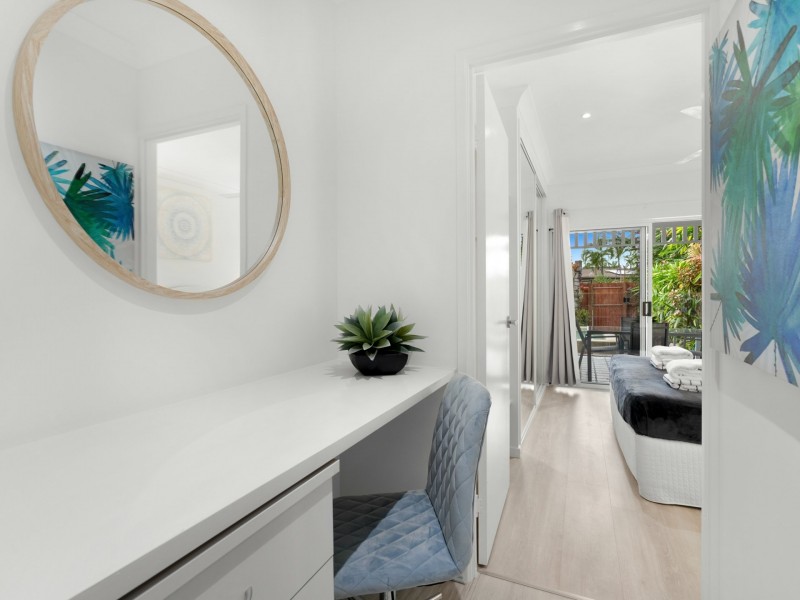 7/24 Warren Street, Palm Cove QLD 4879