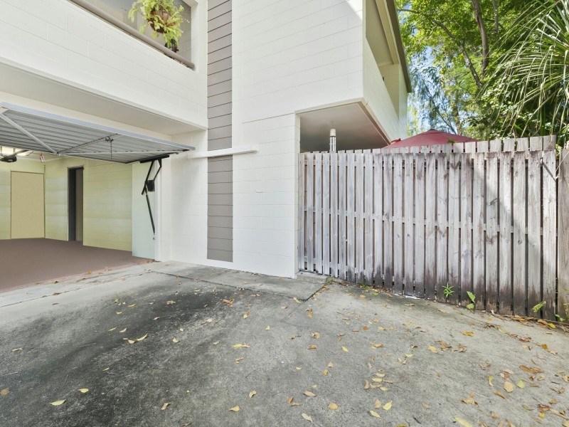 2/22-24 Rutherford Street, Yorkeys Knob QLD 4878
