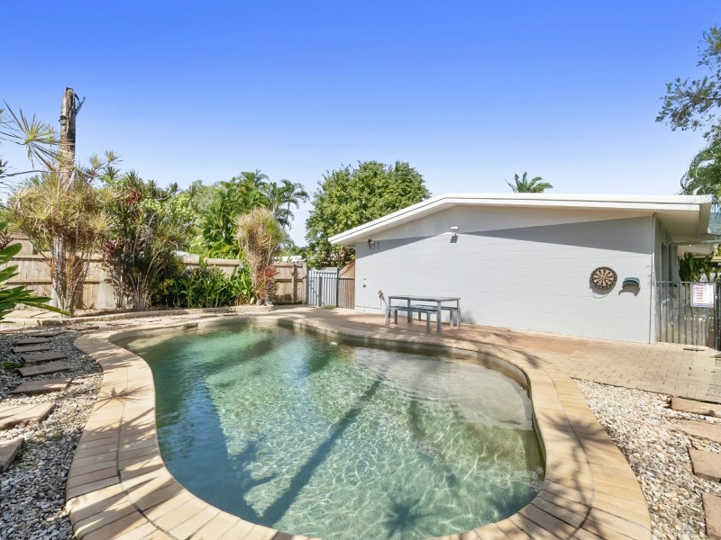 1/6 Simbai Close, Trinity Beach QLD 4879