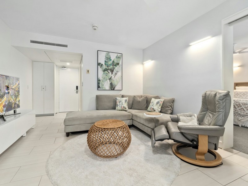 2210/2-22 Veivers Road, Palm Cove QLD 4879