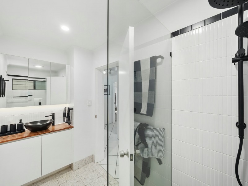 Unit 10/22-24 Rutherford St, Yorkeys Knob QLD 4878