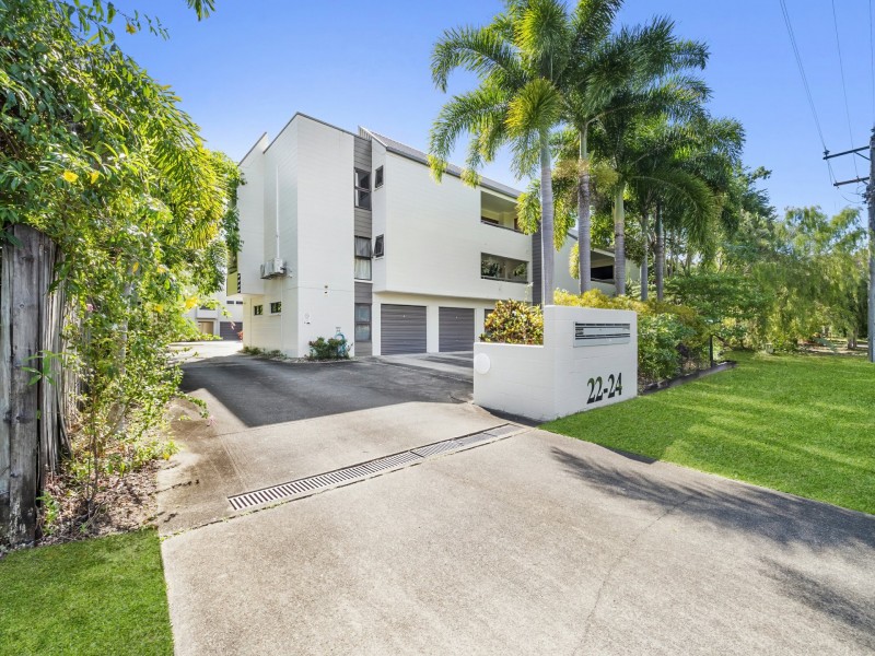 Unit 10/22-24 Rutherford St, Yorkeys Knob QLD 4878