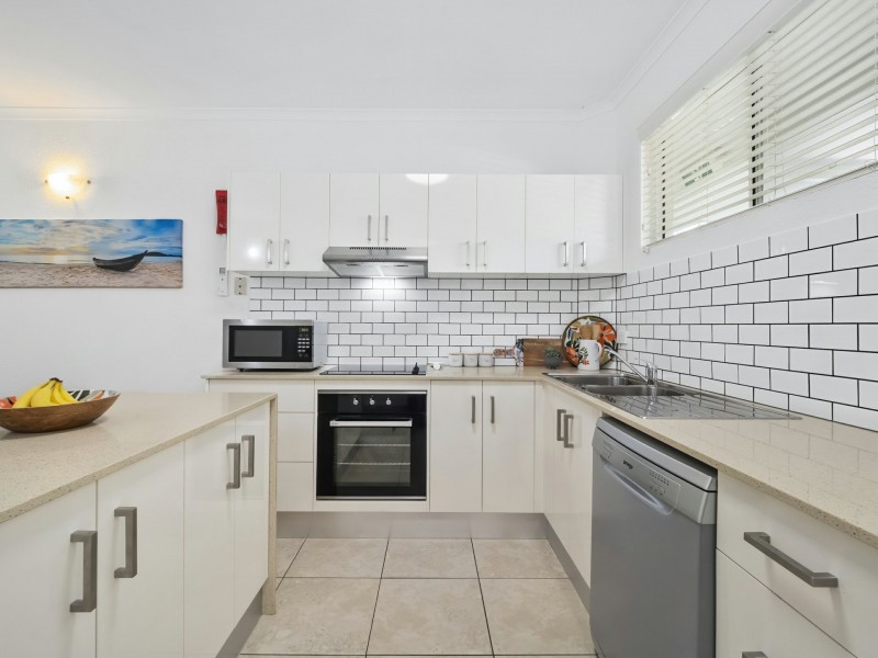 209/6-8 Triton Street, Palm Cove QLD 4879