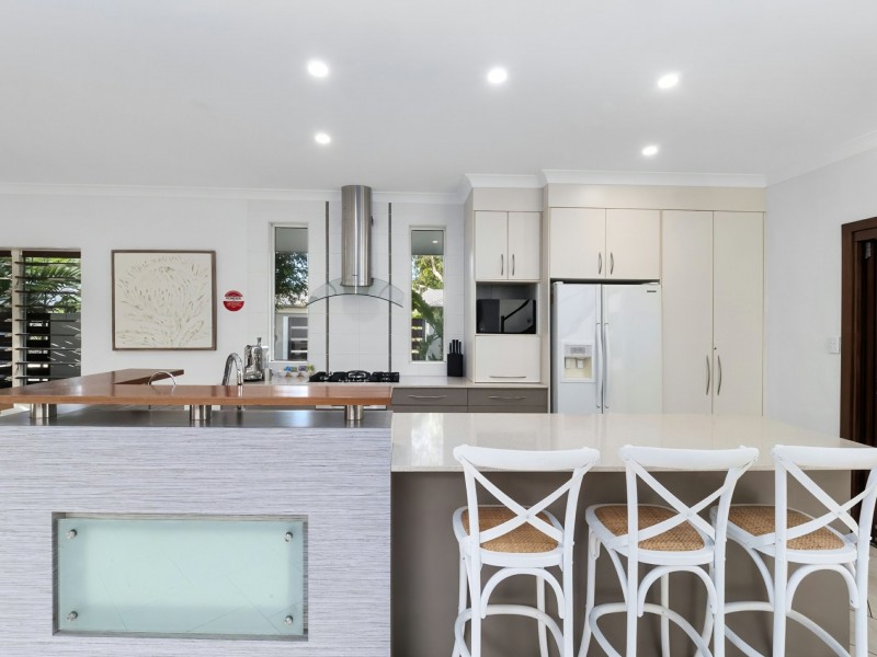 1 Muller Street, Palm Cove QLD 4879