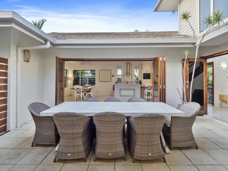 1 Muller Street, Palm Cove QLD 4879