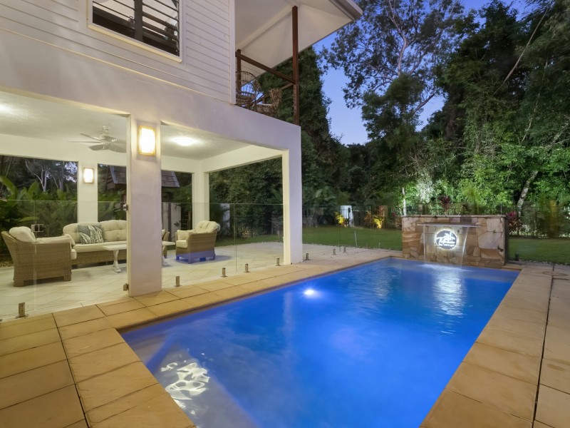 1 Muller Street, Palm Cove QLD 4879