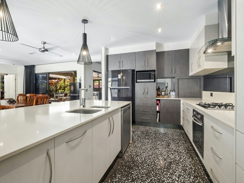 21 Hideaway Close, Palm Cove QLD 4879