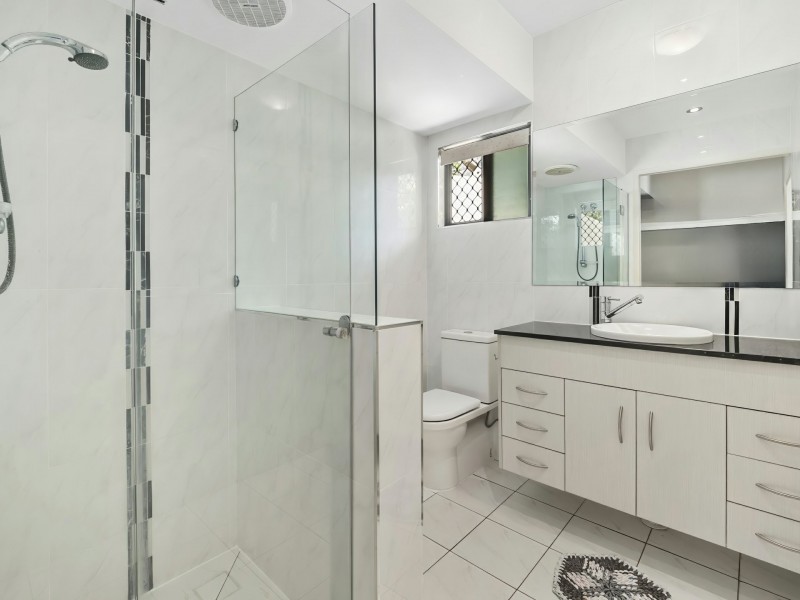 21 Hideaway Close, Palm Cove QLD 4879