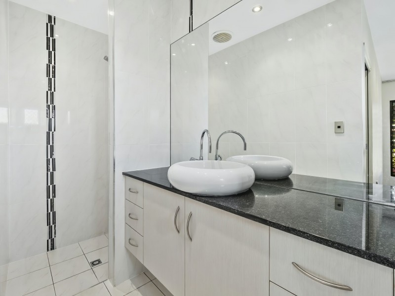21 Hideaway Close, Palm Cove QLD 4879