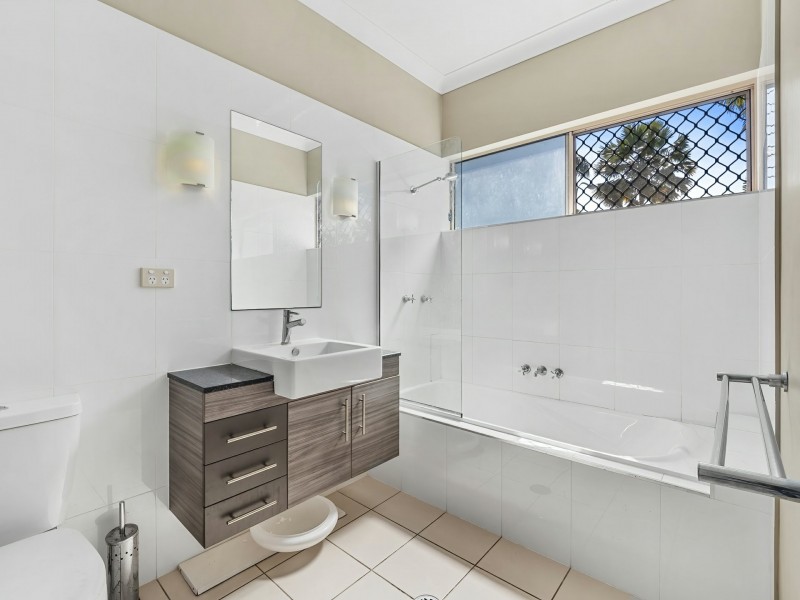 14/14 The Entrance, Kewarra Beach QLD 4879
