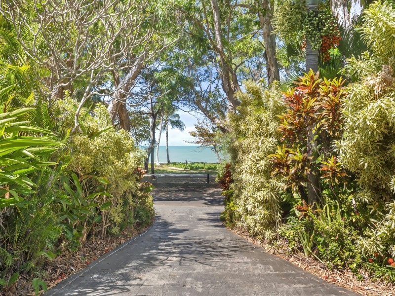 71-73 Upolu Esplanade, Clifton Beach QLD 4879