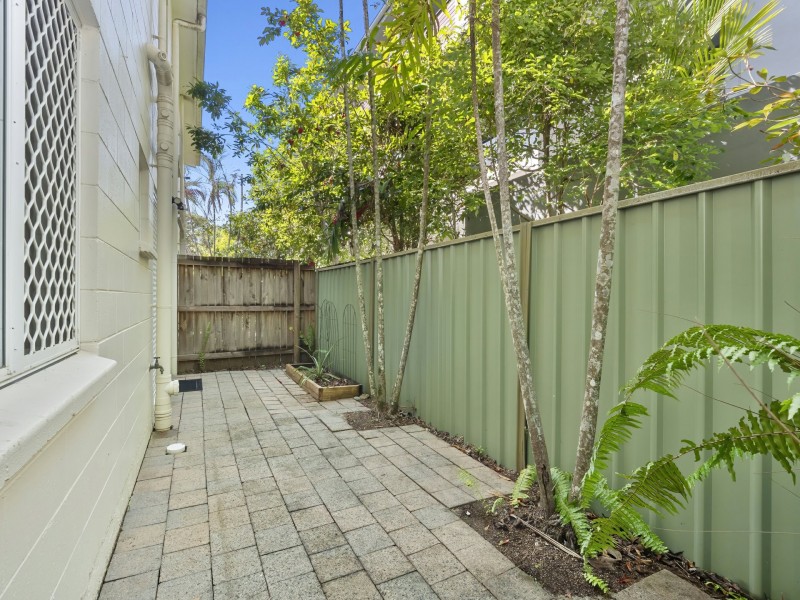 8/527-529 Varley Street, Yorkeys Knob QLD 4878