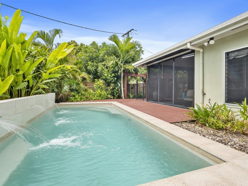 2/1-3 Jules Street, Kewarra Beach QLD 4879