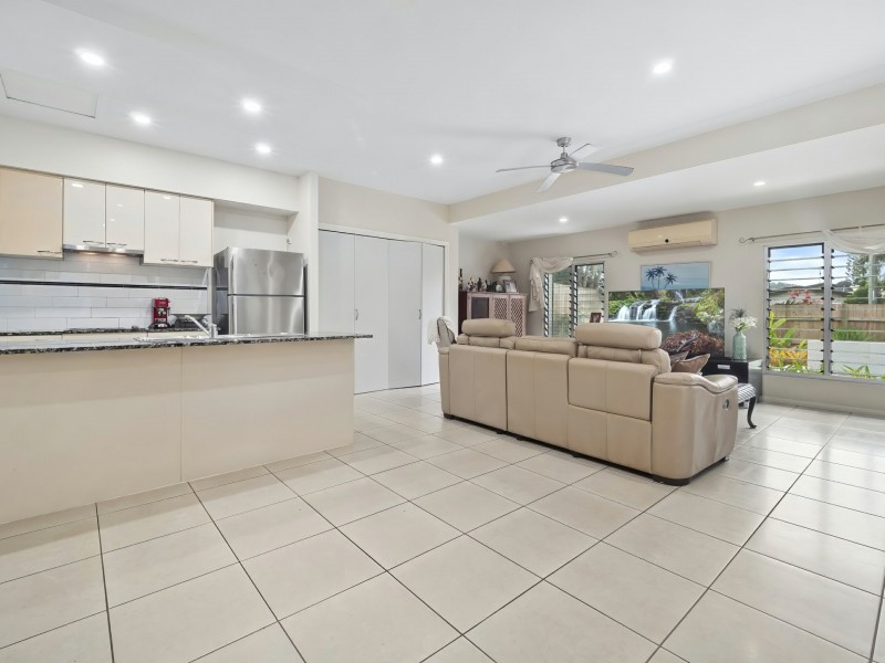 2/1-3 Jules Street, Kewarra Beach QLD 4879
