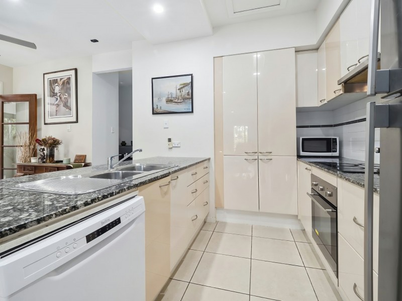 2/1-3 Jules Street, Kewarra Beach QLD 4879