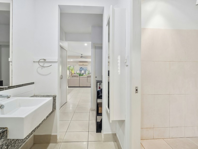 2/1-3 Jules Street, Kewarra Beach QLD 4879