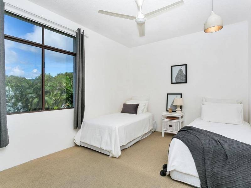 10/5-7 Amphora Street, Palm Cove QLD 4879