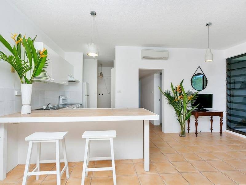 10/5-7 Amphora Street, Palm Cove QLD 4879