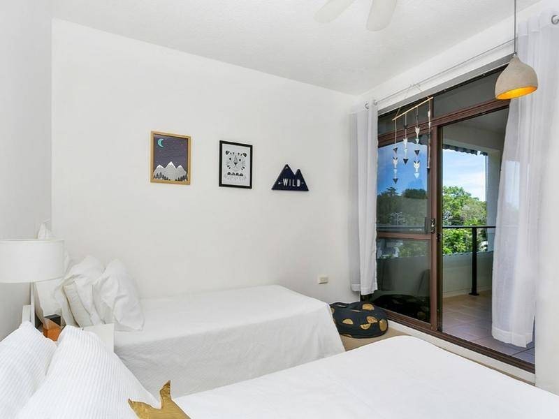 10/5-7 Amphora Street, Palm Cove QLD 4879