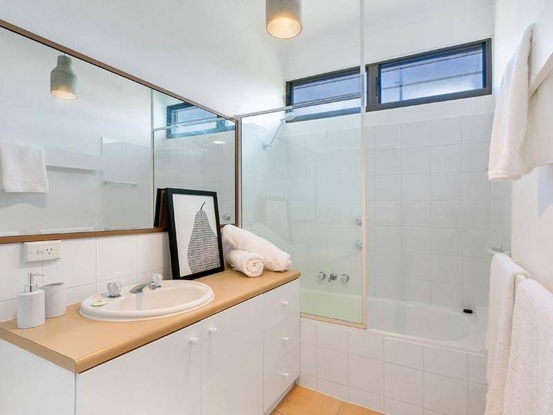 10/5-7 Amphora Street, Palm Cove QLD 4879