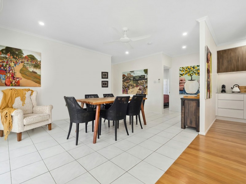 10 Thais Street, Palm Cove QLD 4879