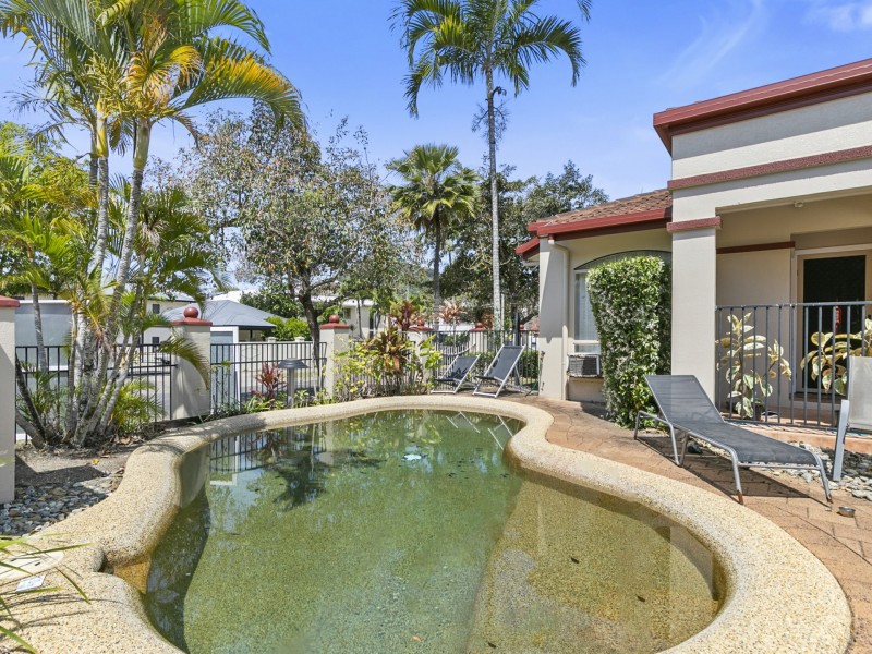 11/9-11 Oyster Court, Trinity Beach QLD 4879