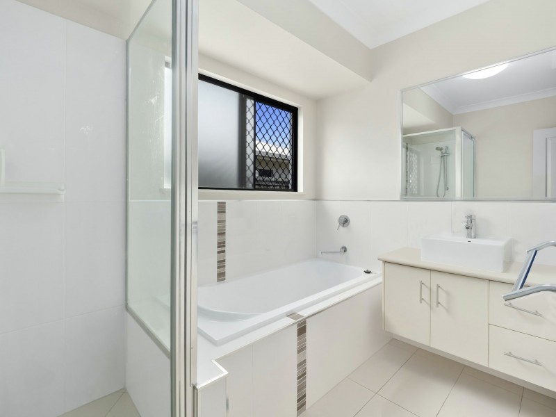 27 Landsborough Drive, Smithfield QLD 4878