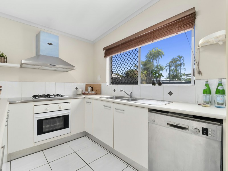 18 Carolyn Close, Yorkeys Knob QLD 4878