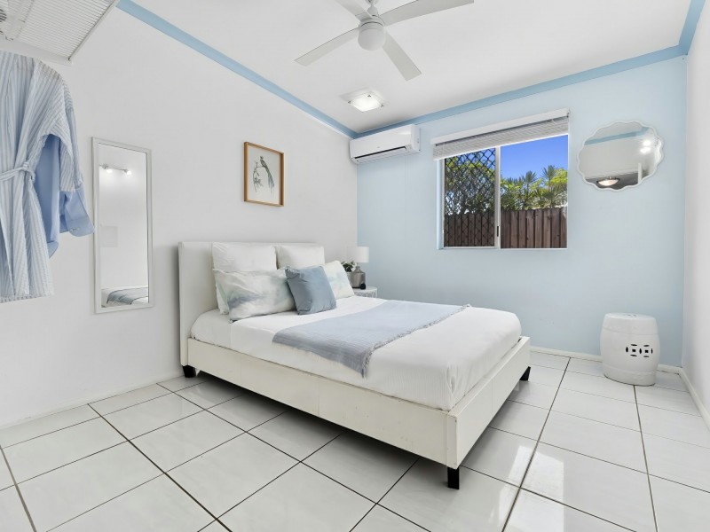 18 Carolyn Close, Yorkeys Knob QLD 4878