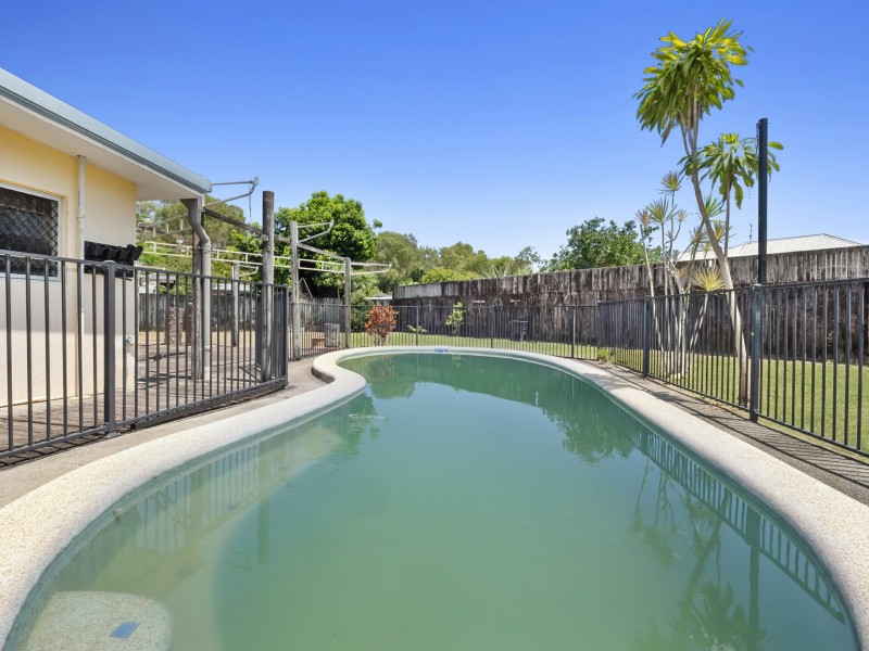 18 Carolyn Close, Yorkeys Knob QLD 4878