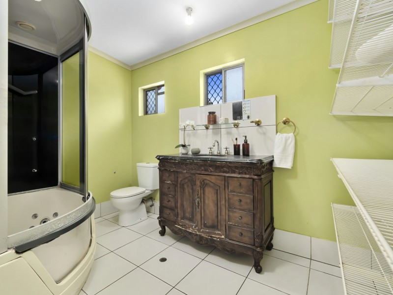 18 Carolyn Close, Yorkeys Knob QLD 4878