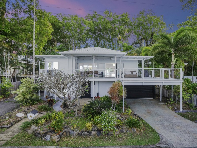 23 Arlington Esplanade, Clifton Beach QLD 4879