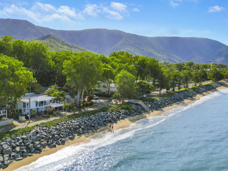 23 Arlington Esplanade, Clifton Beach QLD 4879