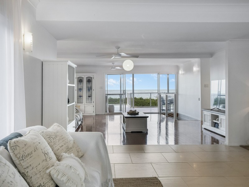 23 Arlington Esplanade, Clifton Beach QLD 4879