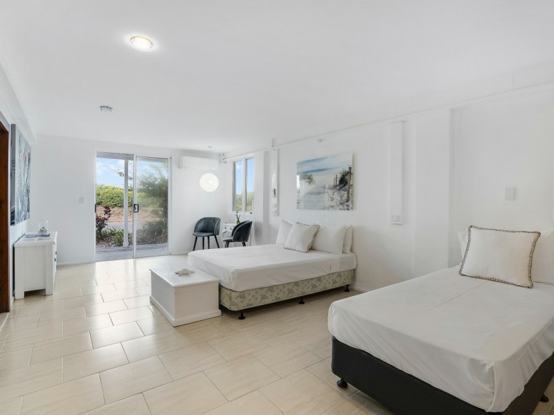 23 Arlington Esplanade, Clifton Beach QLD 4879