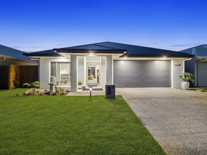 12 Rockingham Parade, Smithfield QLD 4878