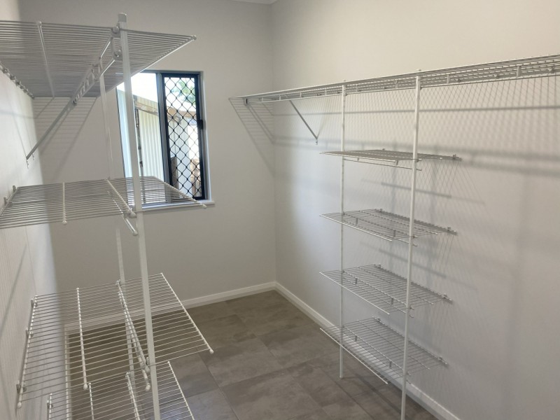 4 Vernon St, Mount Sheridan QLD 4868